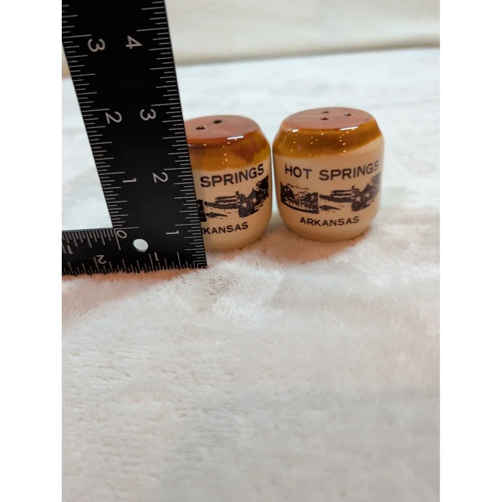 Vintage Hot Springs Arkansas Souvenir Salt and Pepper Shakers Ceramic Barrel Set
